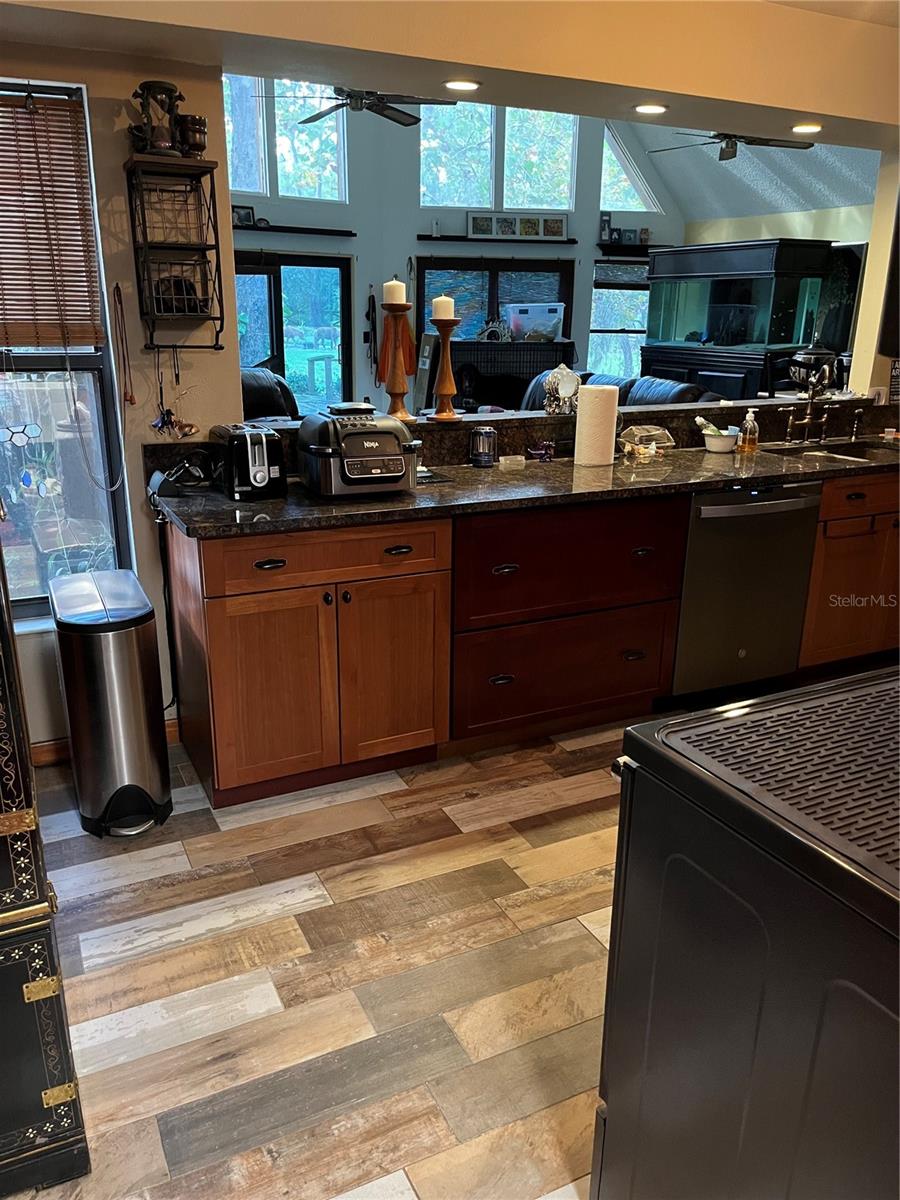 Image 5 of 24 For 6727 East Road