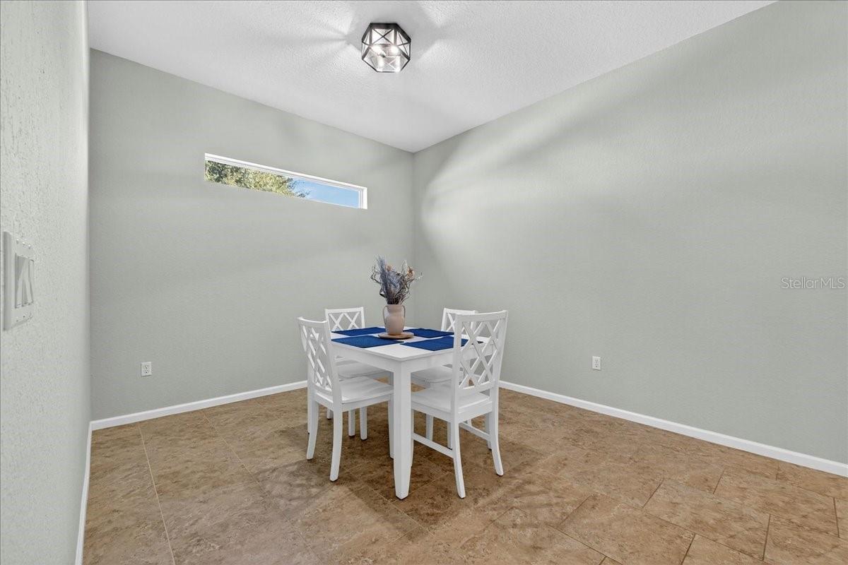 Image 17 of 35 For 1102 Motorcoach Drive