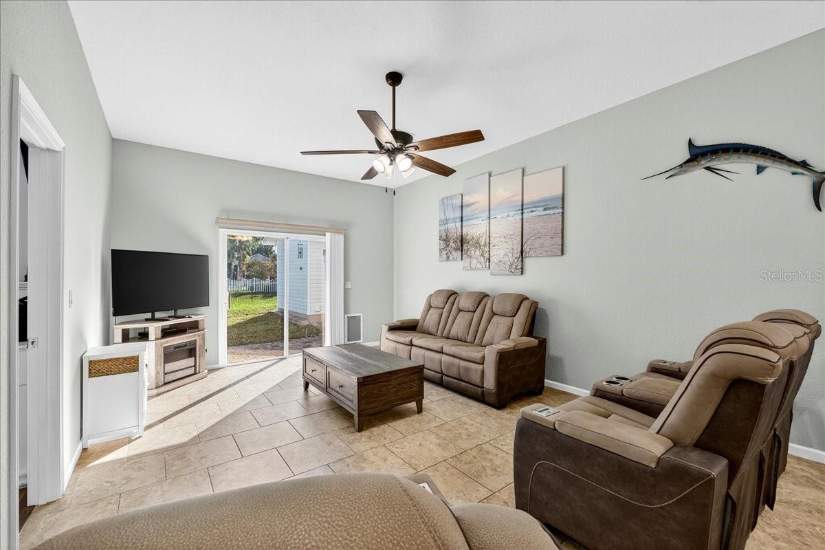 Image 19 of 35 For 1102 Motorcoach Drive