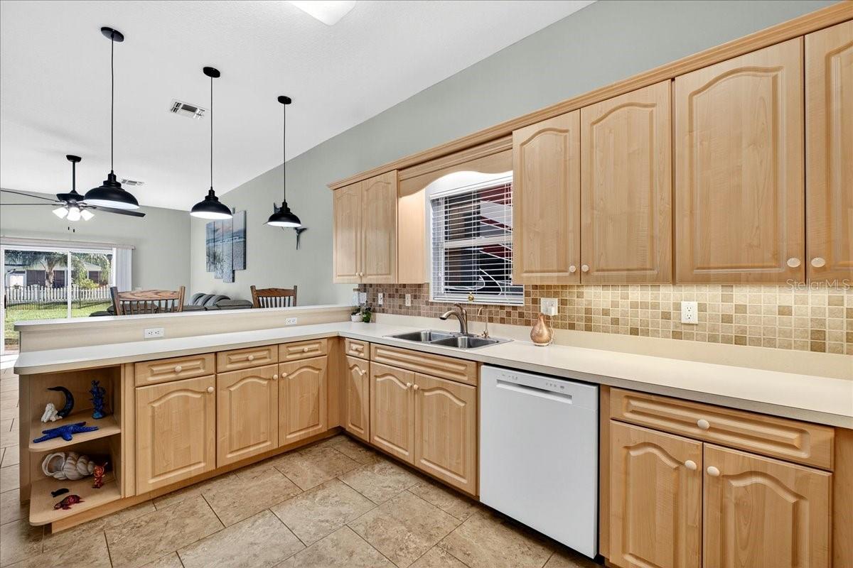 Image 24 of 35 For 1102 Motorcoach Drive