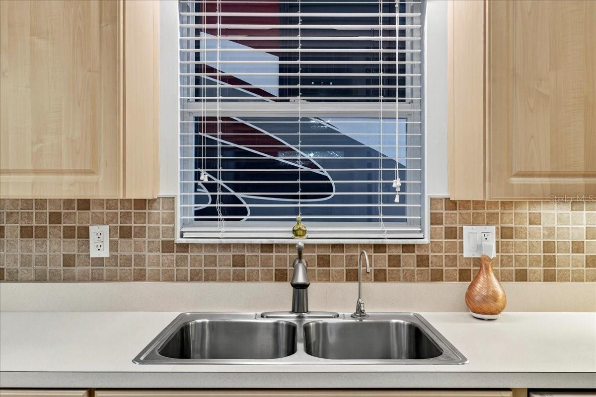 Image 25 of 35 For 1102 Motorcoach Drive