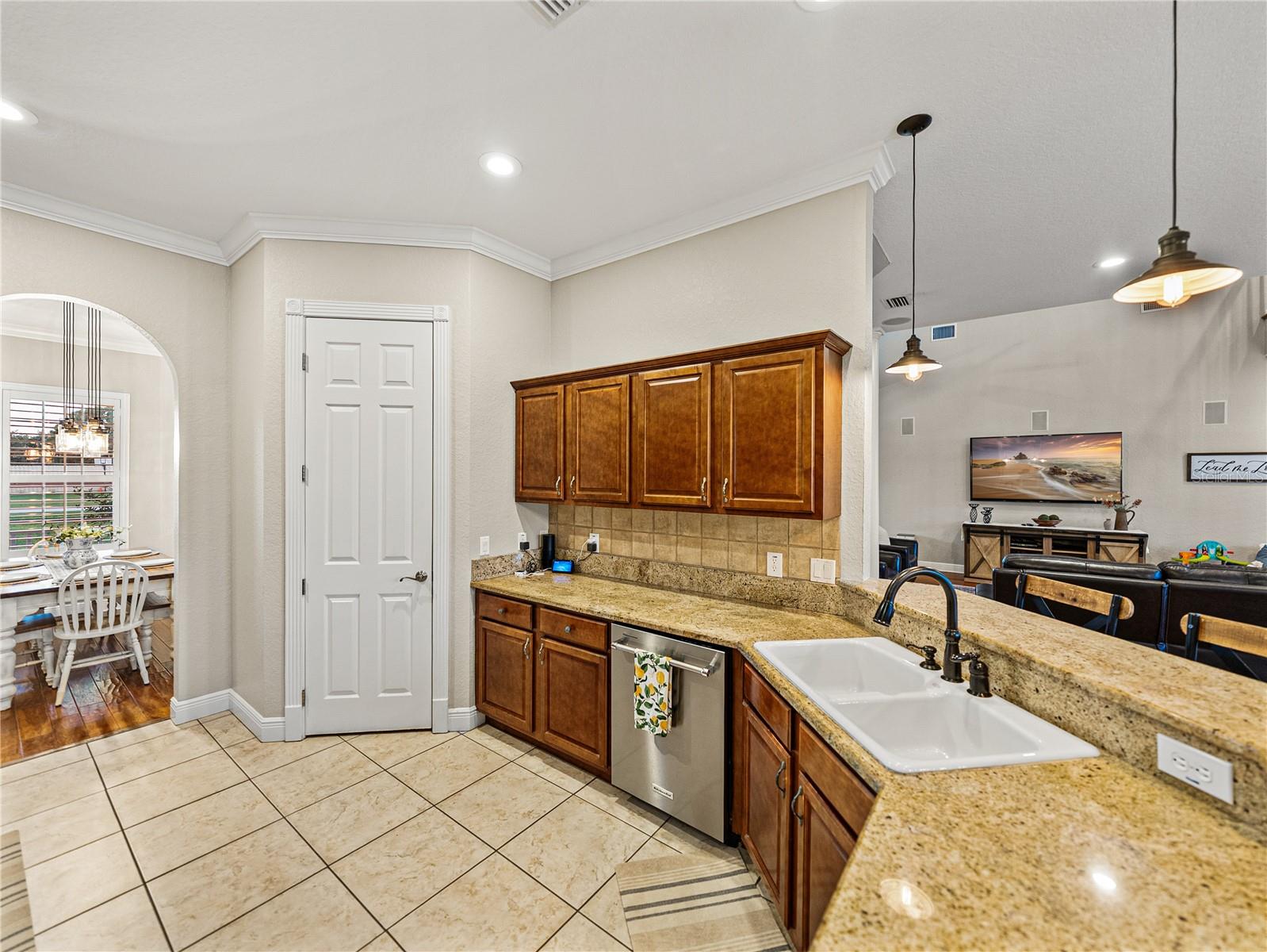 Image 30 of 99 For 150 Berkley Knights Drive