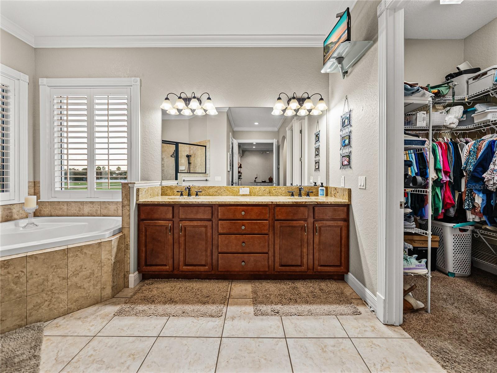 Image 38 of 99 For 150 Berkley Knights Drive