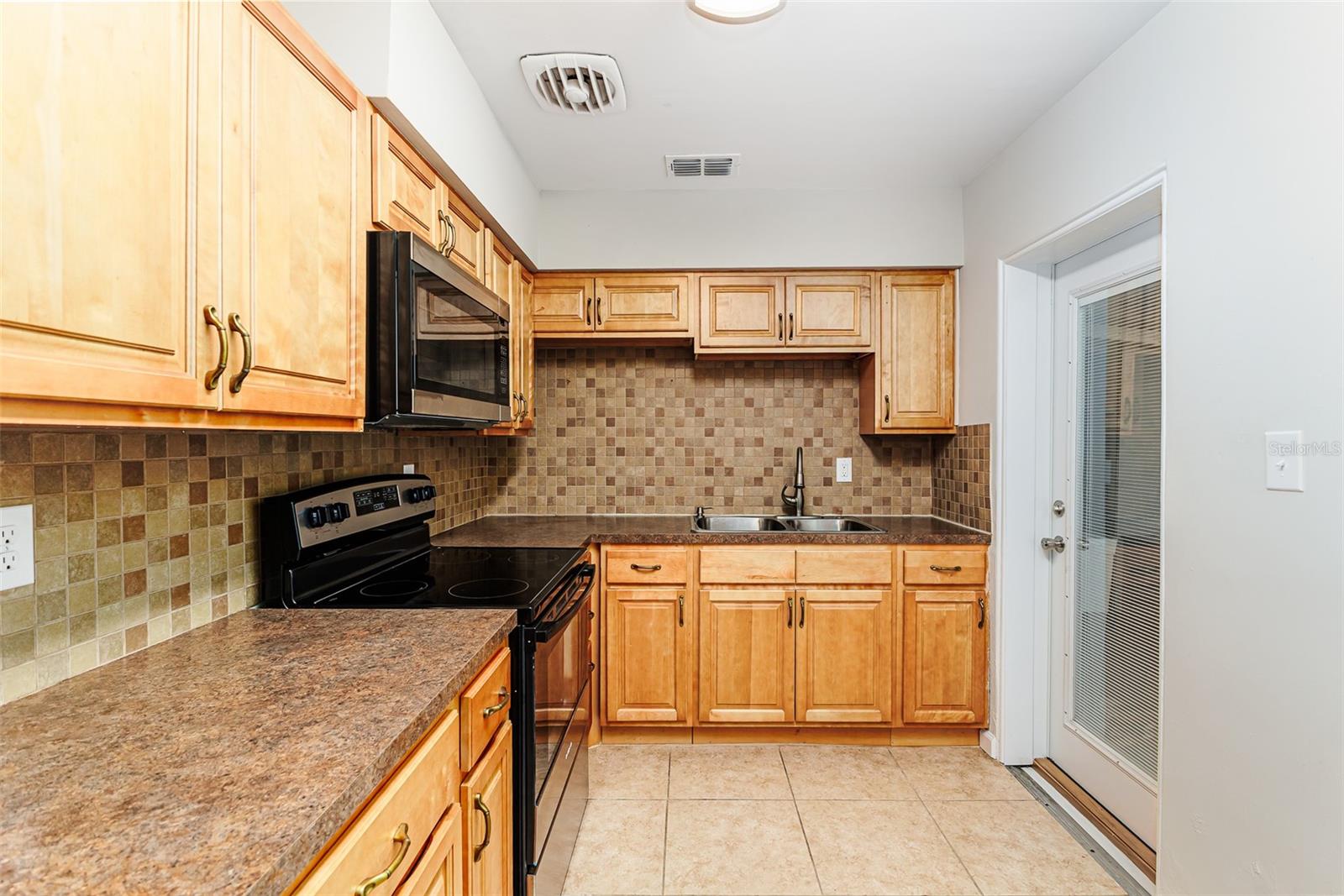 Image 6 of 23 For 1115 29th Street Nw