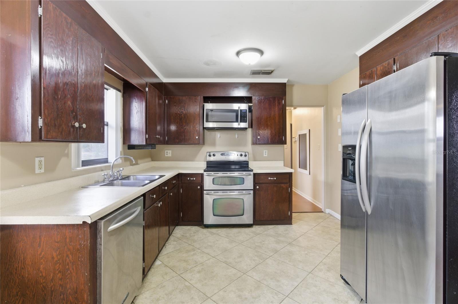 Image 12 of 34 For 715 Wildabon Avenue