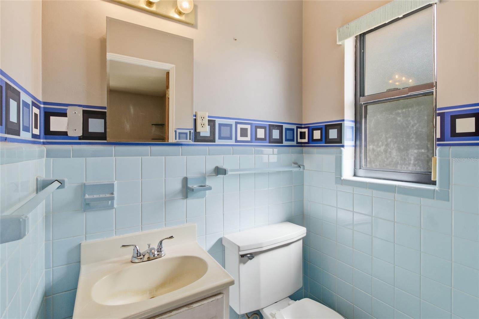 Image 21 of 34 For 715 Wildabon Avenue