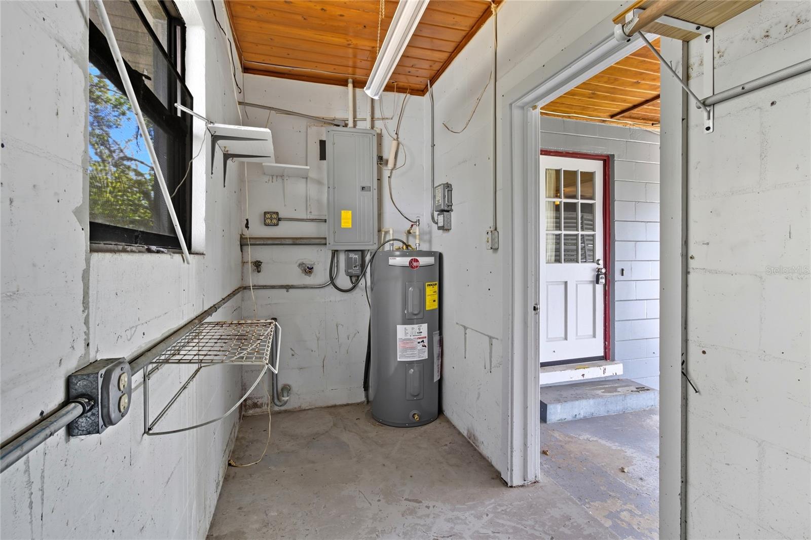 Image 27 of 34 For 715 Wildabon Avenue