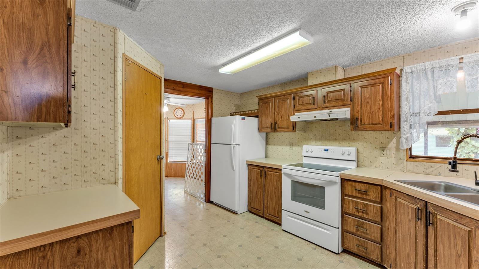 Image 12 of 31 For 3128 Honeoye Trail