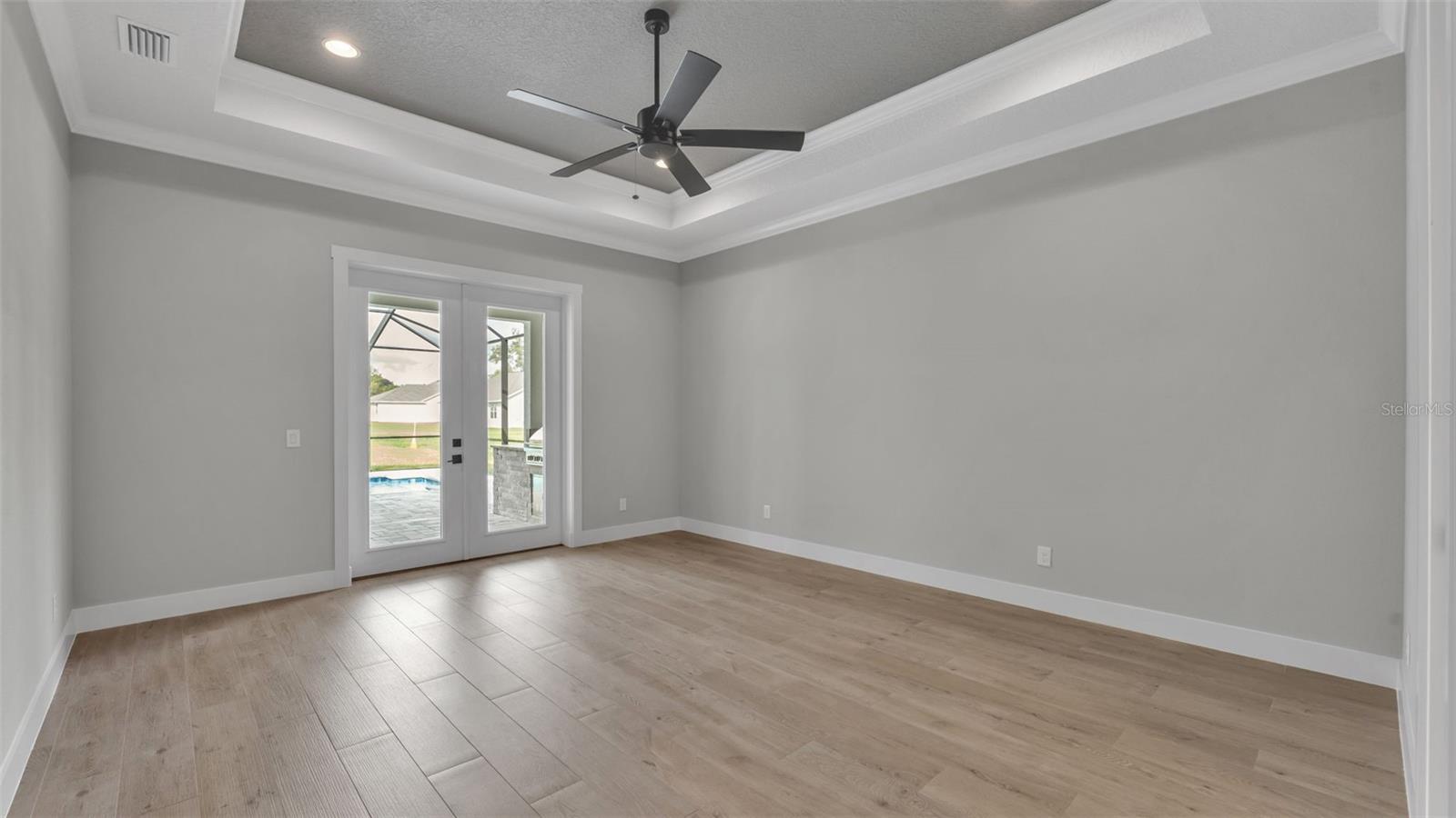 Image 26 of 69 For 5039 Cliffside Drive