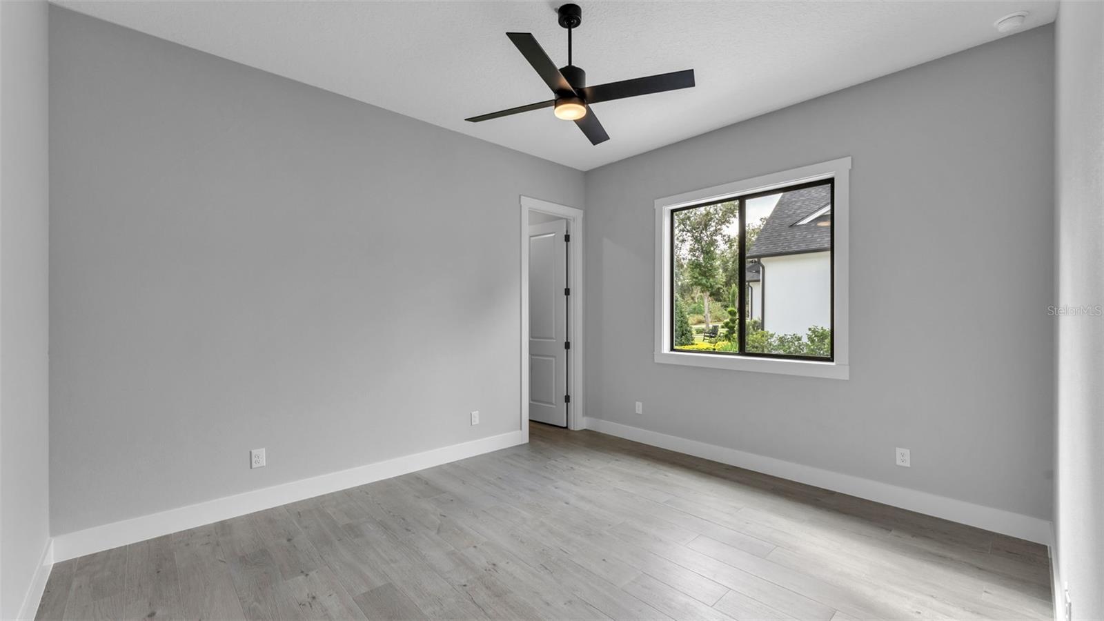 Image 38 of 69 For 5039 Cliffside Drive