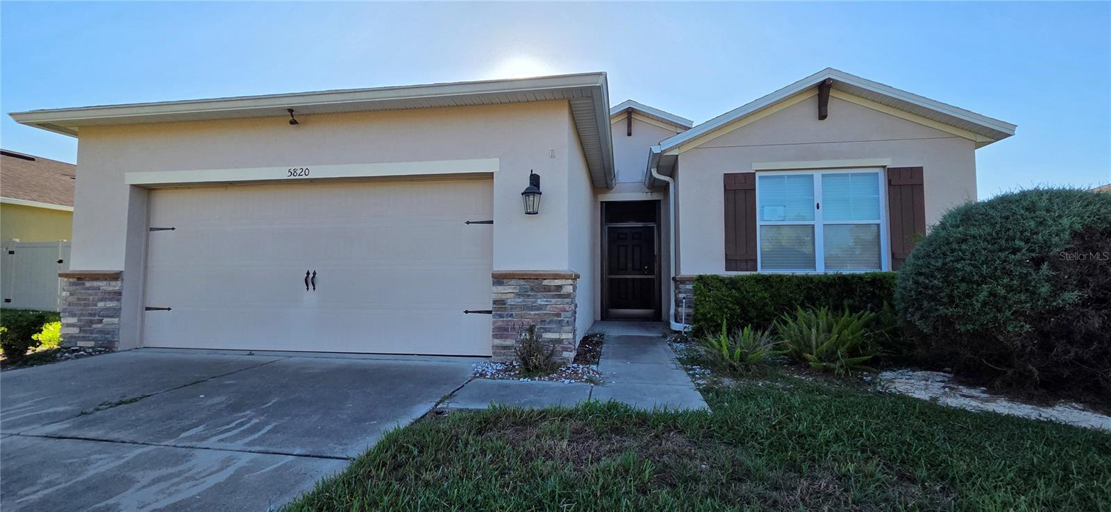 Image 4 of 45 For 5820 Marsh Landing Drive