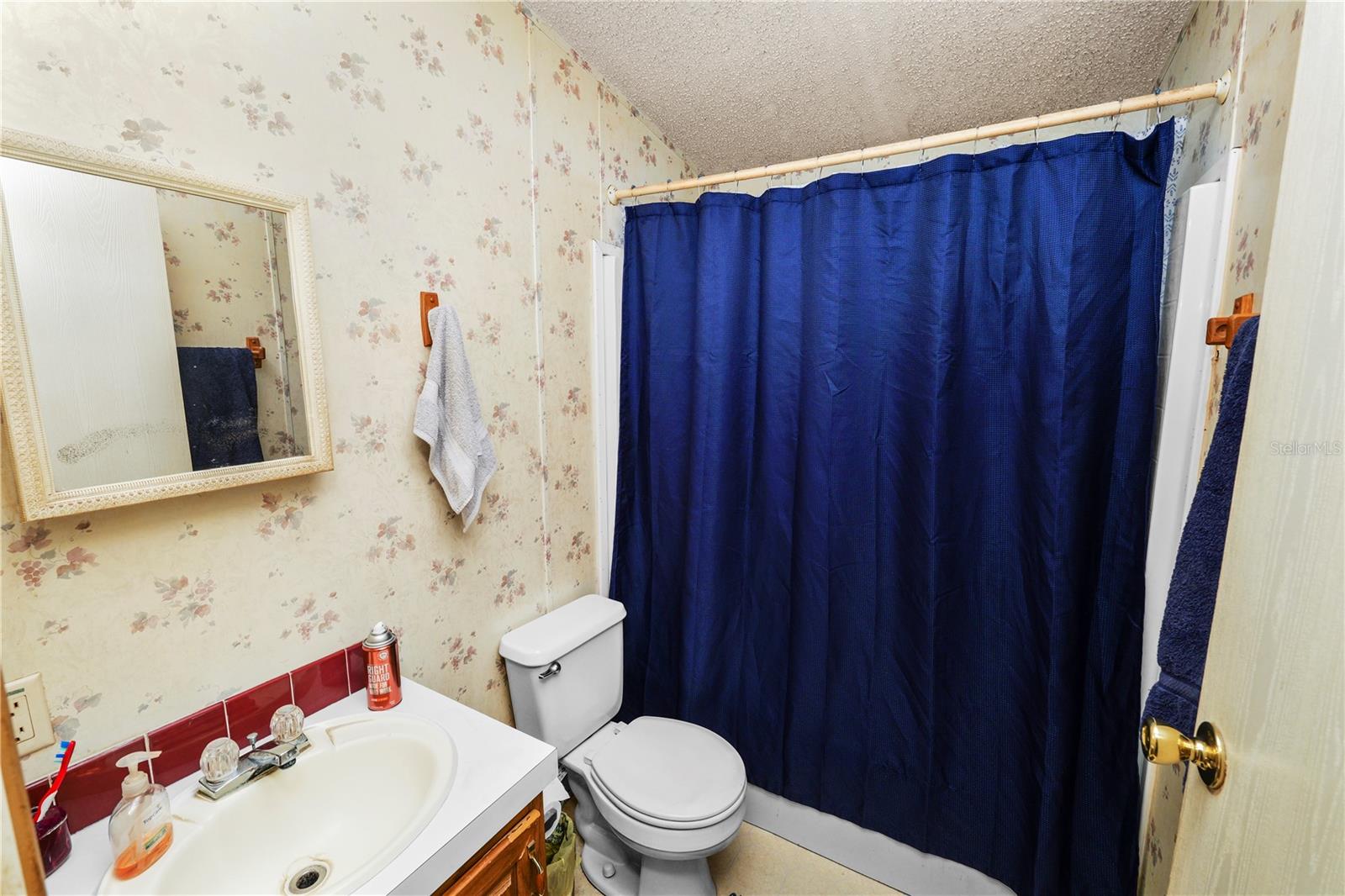 Image 24 of 37 For 8716 Pine Tree Drive