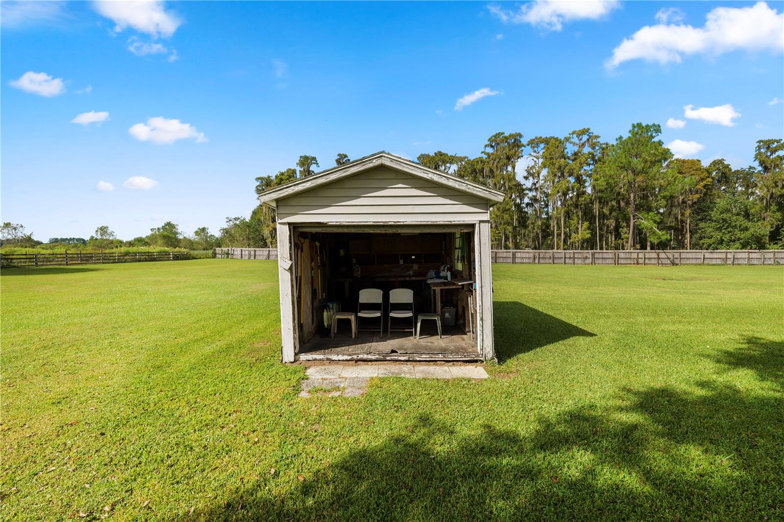 Image 25 of 37 For 8716 Pine Tree Drive