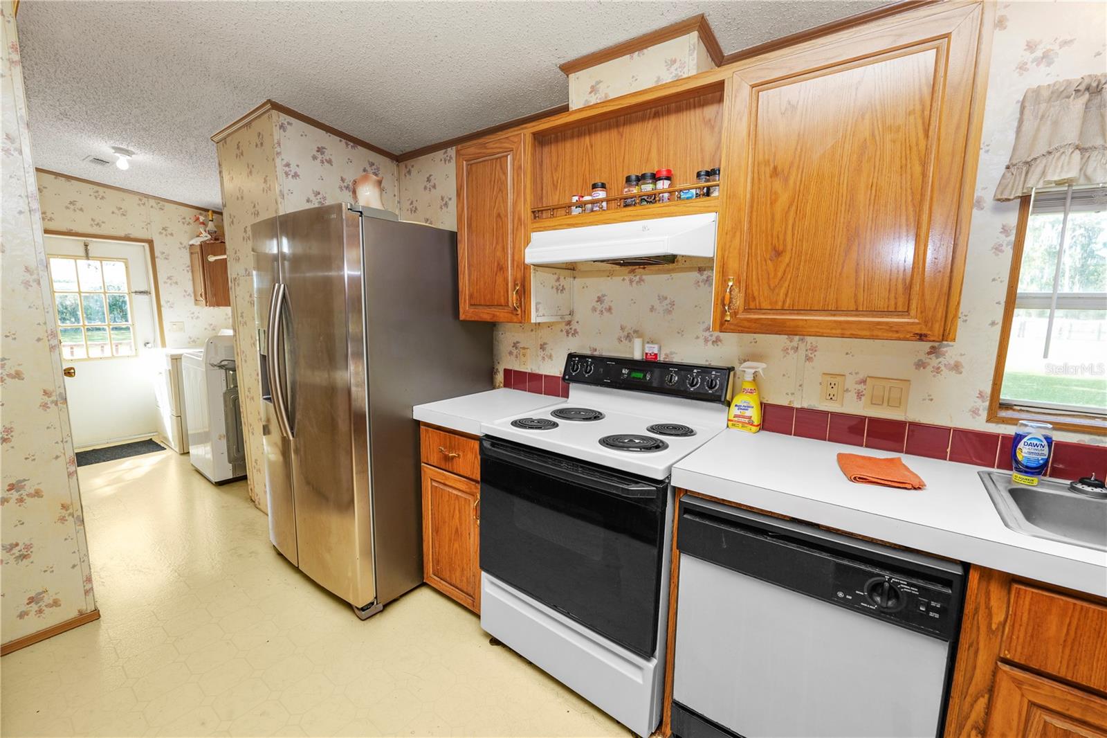 Image 8 of 37 For 8716 Pine Tree Drive