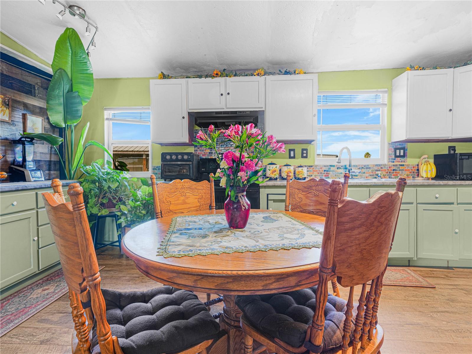 Image 9 of 31 For 4806 Fox Creek Drive W