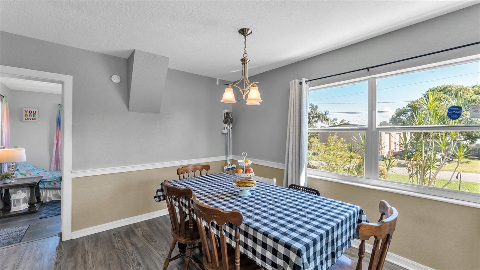 Image 13 of 35 For 5617 8th Street Se