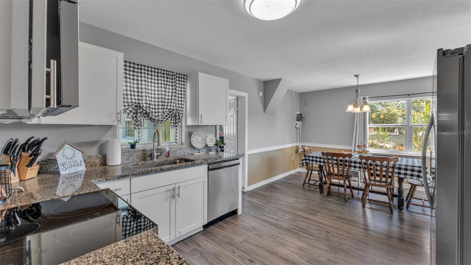 Image 14 of 35 For 5617 8th Street Se