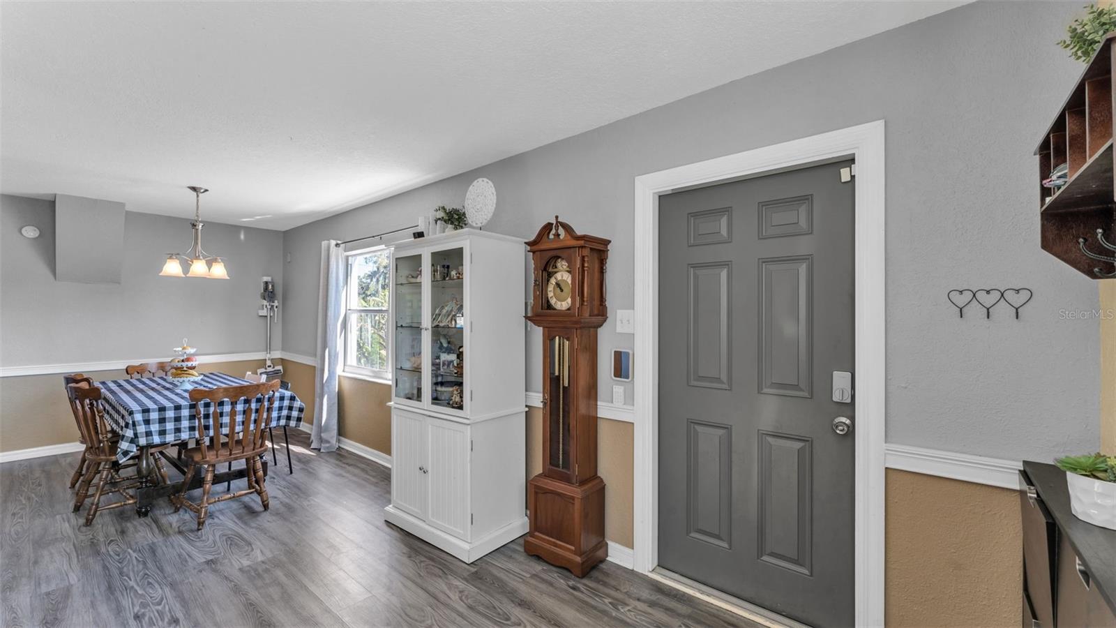 Image 5 of 35 For 5617 8th Street Se