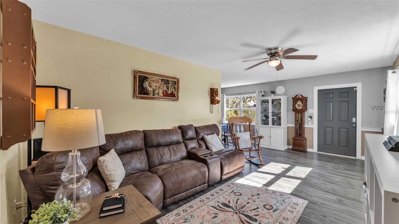 Image 8 of 35 For 5617 8th Street Se