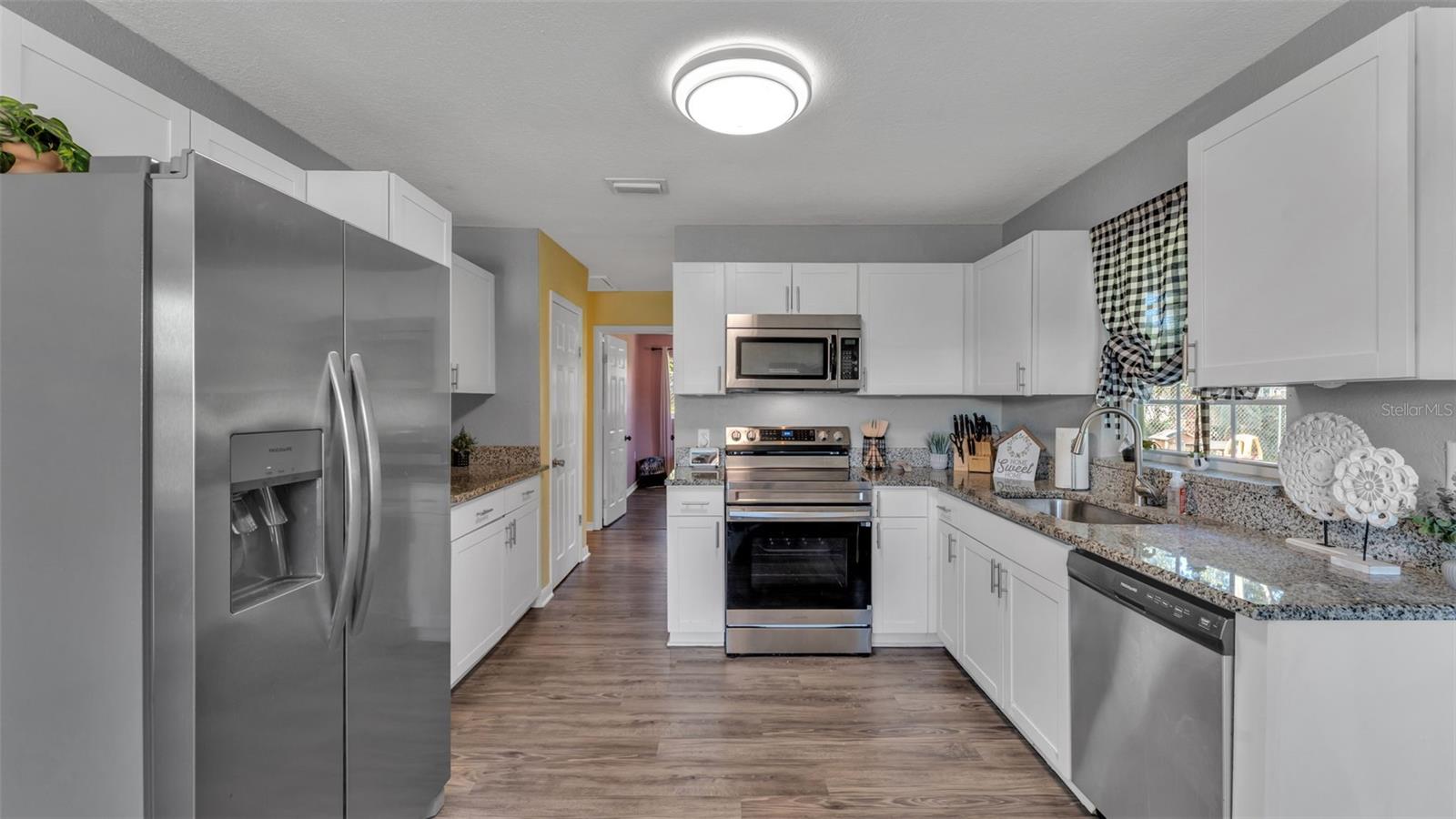 Image 9 of 35 For 5617 8th Street Se