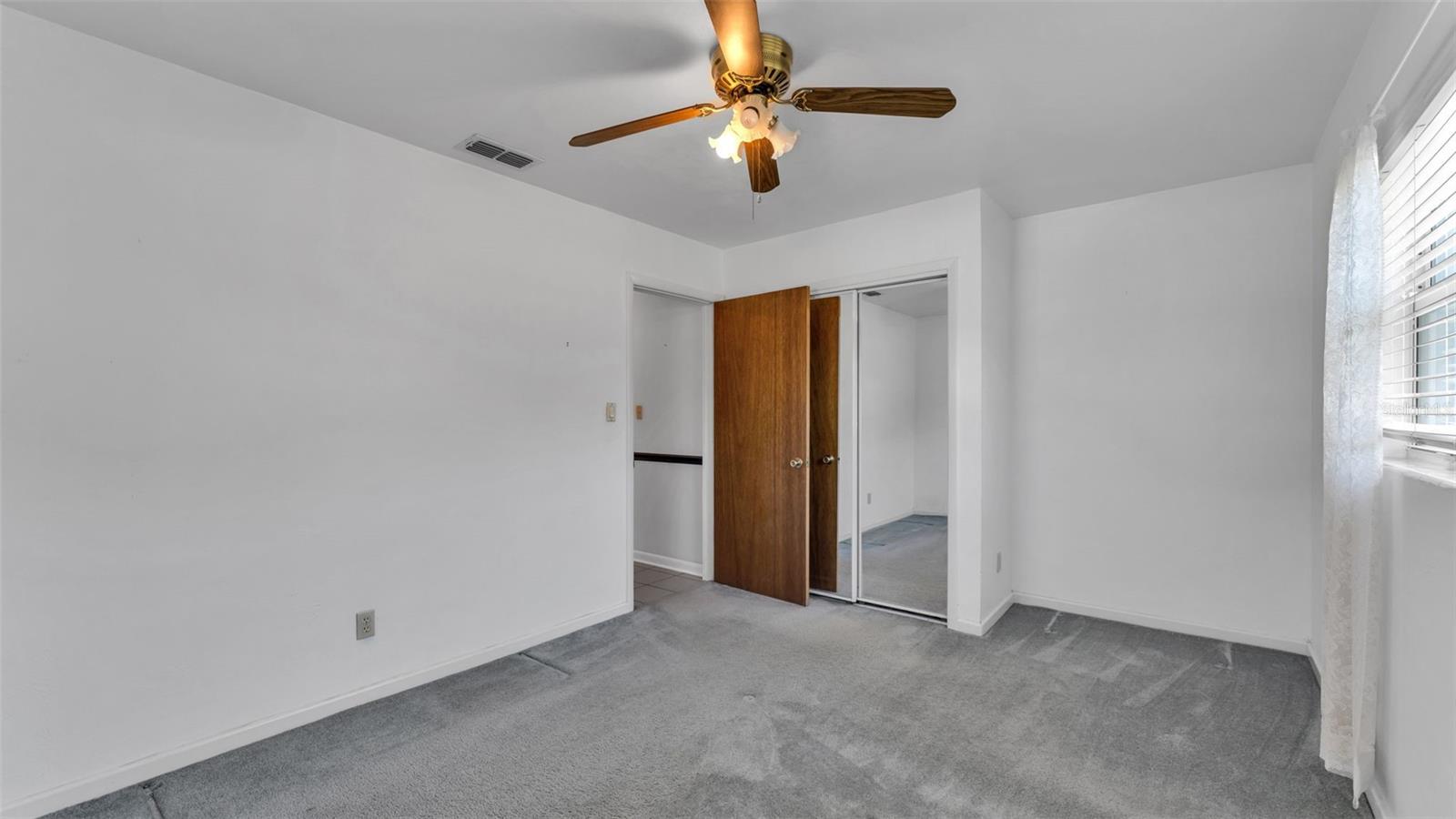 Image 12 of 40 For 5823 Lake Breeze Avenue