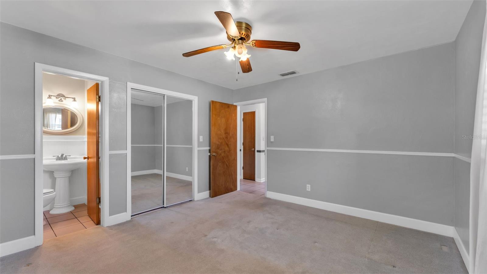 Image 17 of 40 For 5823 Lake Breeze Avenue