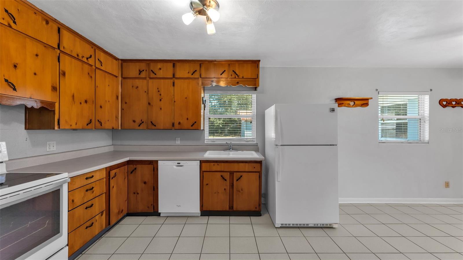 Image 20 of 40 For 5823 Lake Breeze Avenue