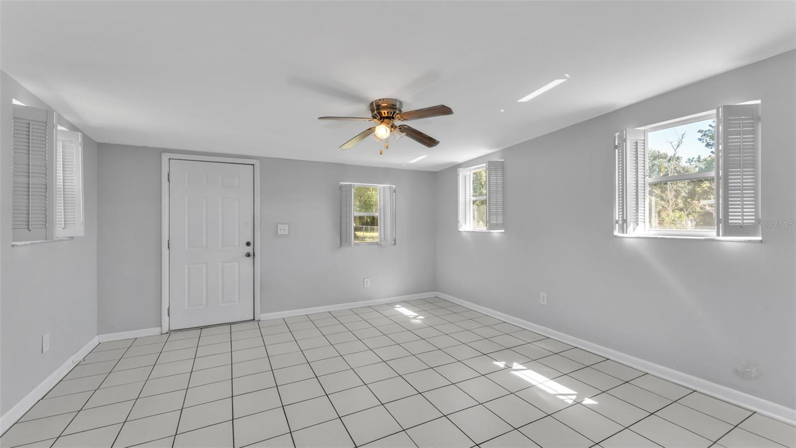 Image 24 of 40 For 5823 Lake Breeze Avenue