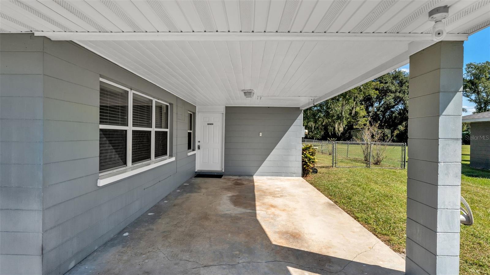 Image 3 of 40 For 5823 Lake Breeze Avenue