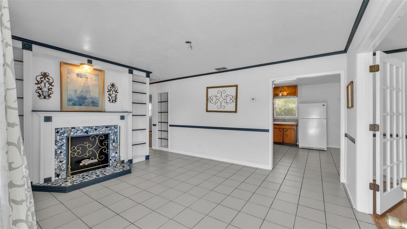 Image 4 of 40 For 5823 Lake Breeze Avenue