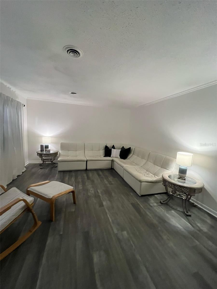 Image 7 of 23 For 2360 6th Avenue