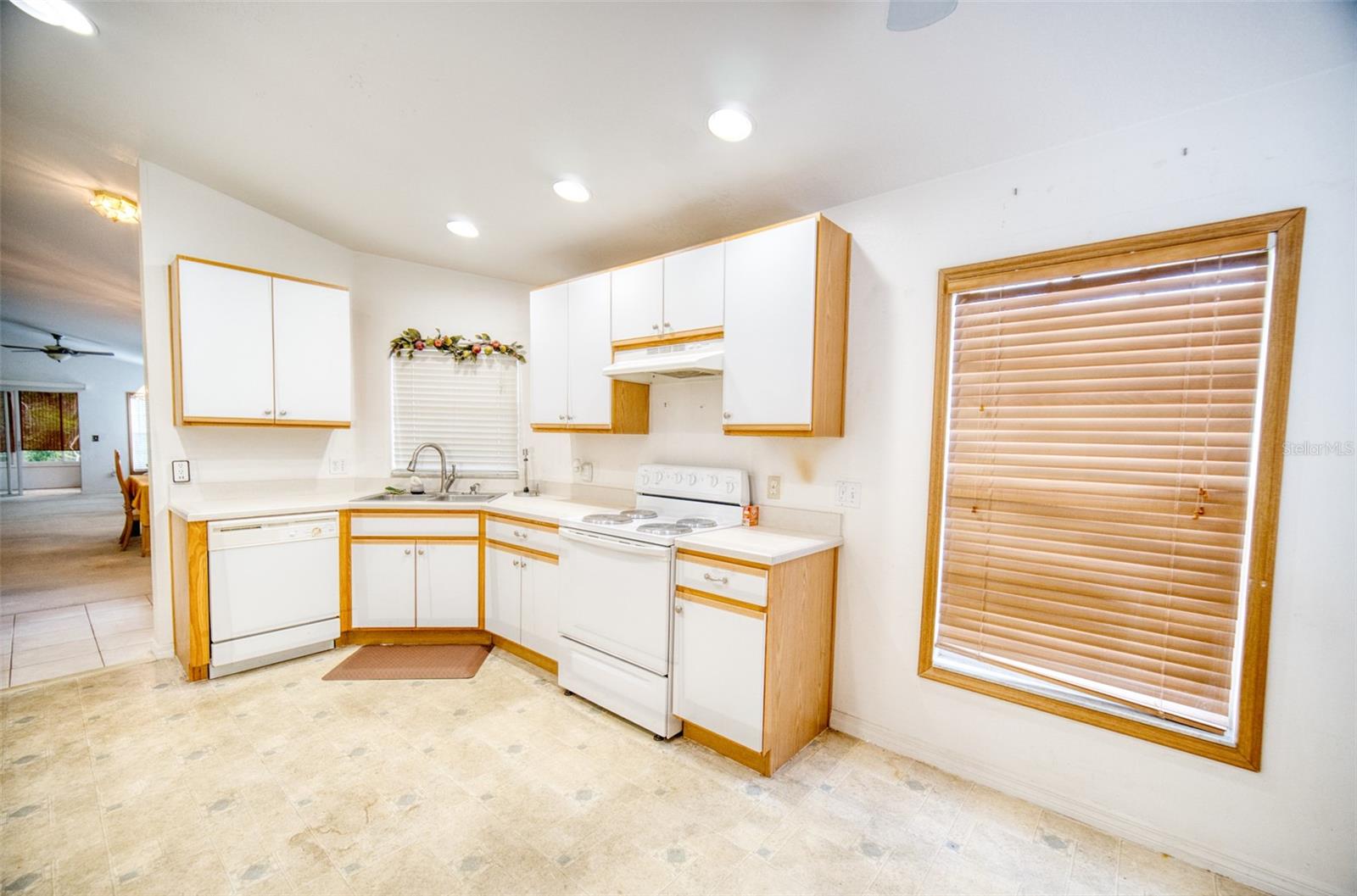 Image 15 of 31 For 777 Vineyard Way