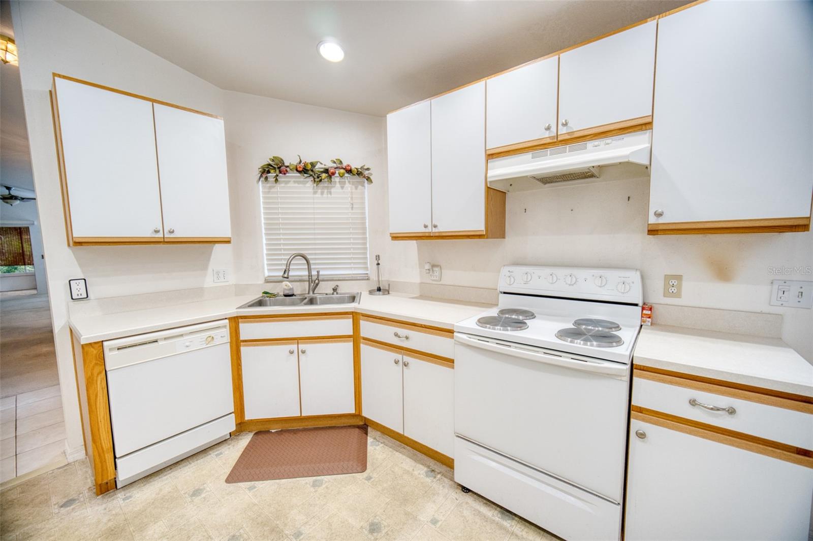 Image 17 of 31 For 777 Vineyard Way