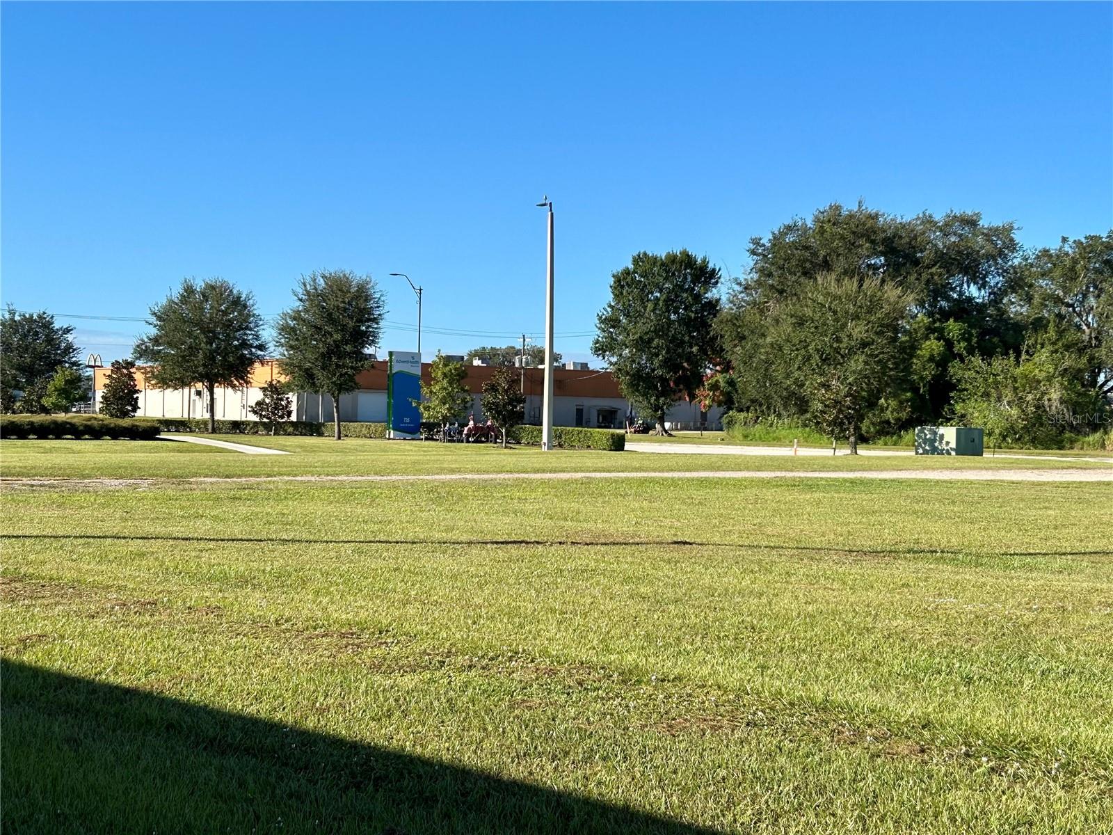 Image 3 of 21 For 667 5th Avenue