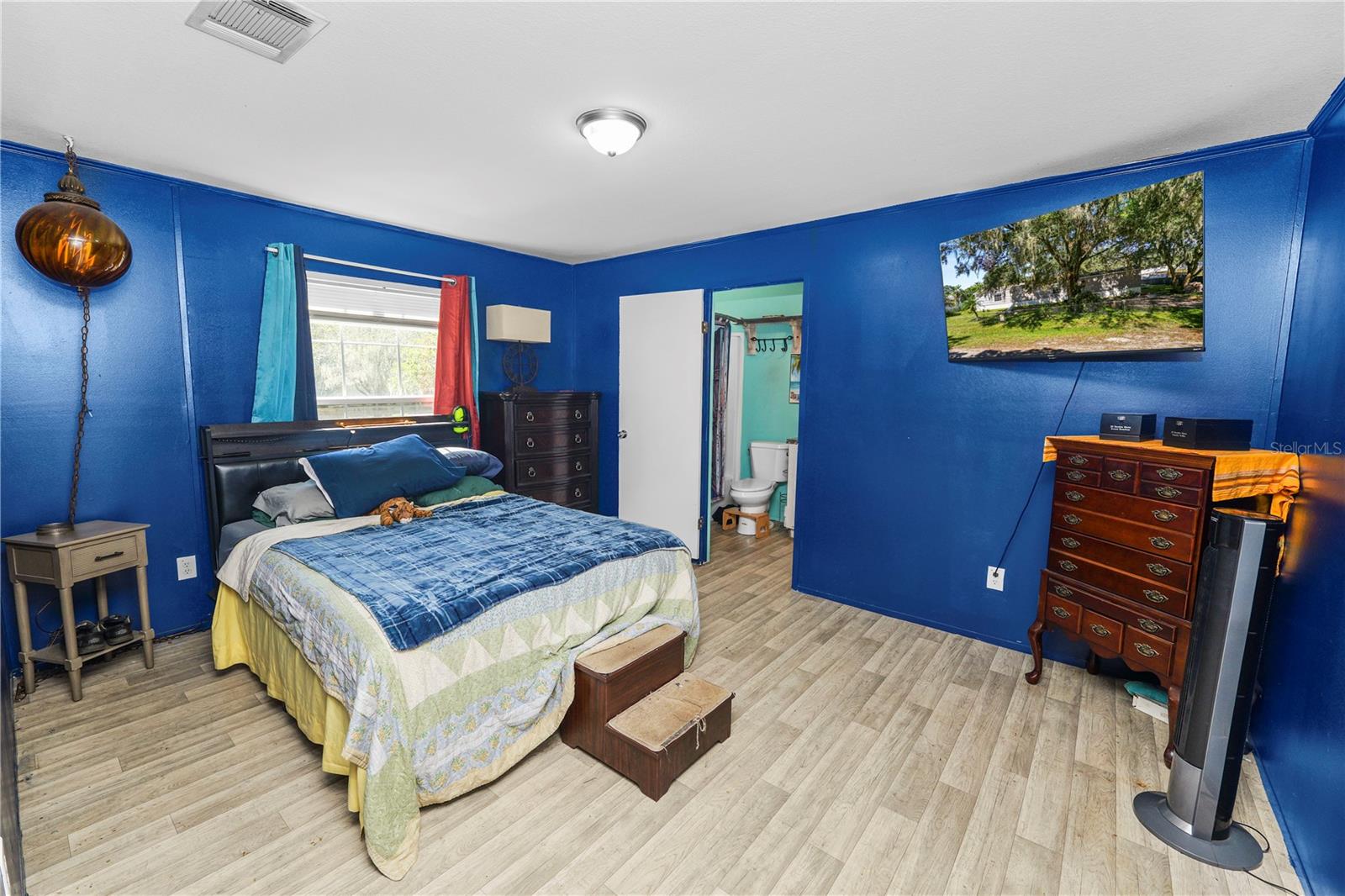 Image 14 of 41 For 3406 Oakland Road S