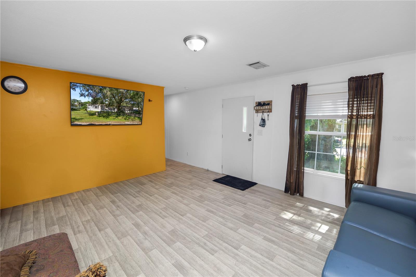 Image 7 of 41 For 3406 Oakland Road S