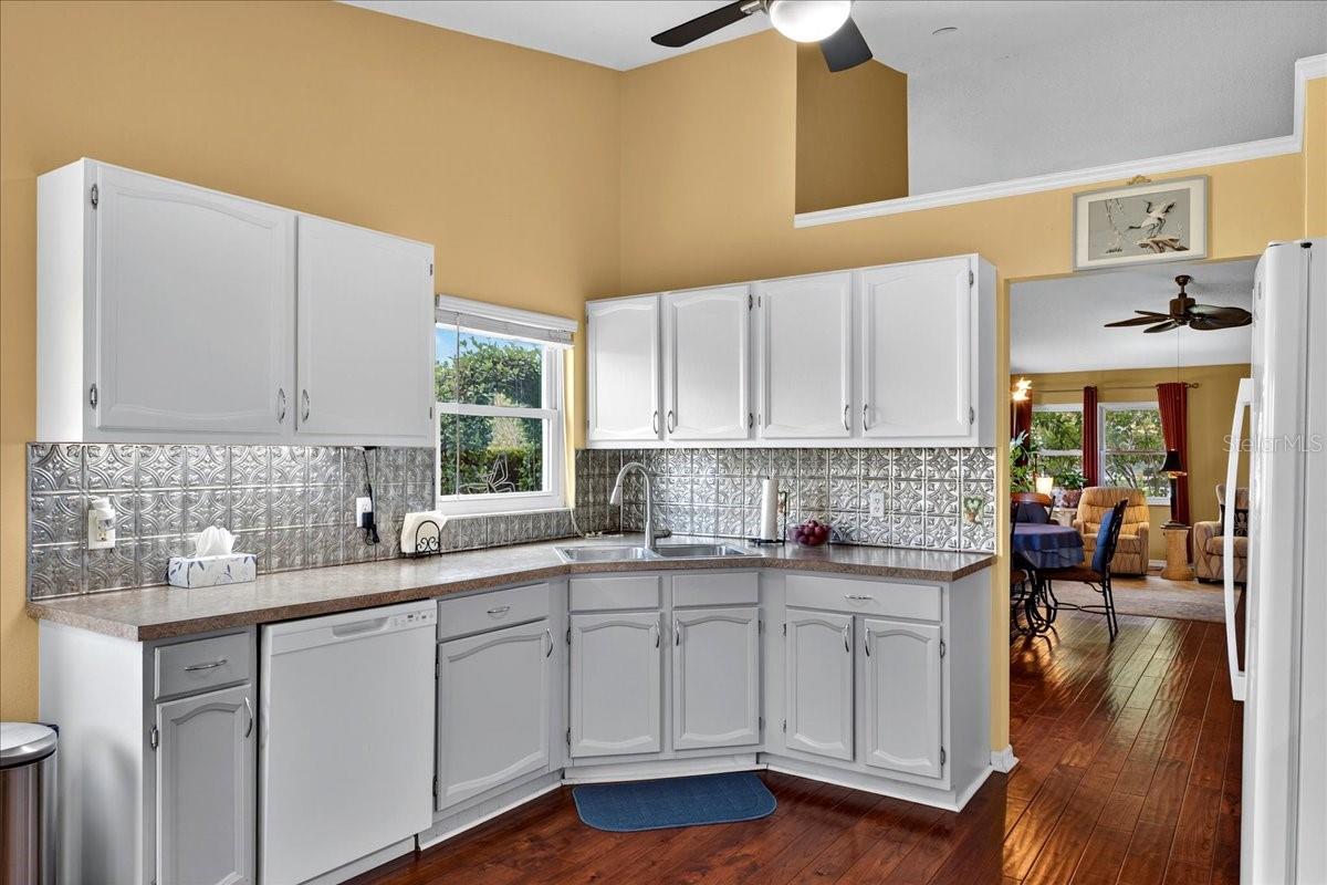 Image 13 of 71 For 6381 Egret Drive 25