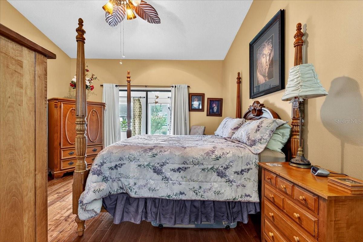 Image 17 of 71 For 6381 Egret Drive 25