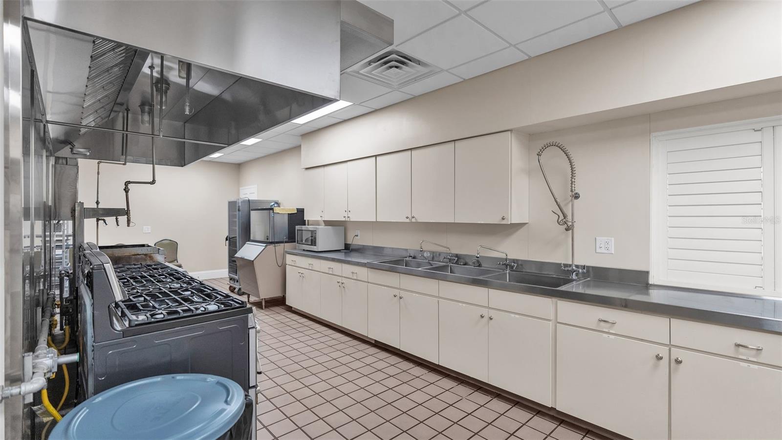 Image 60 of 71 For 6381 Egret Drive 25