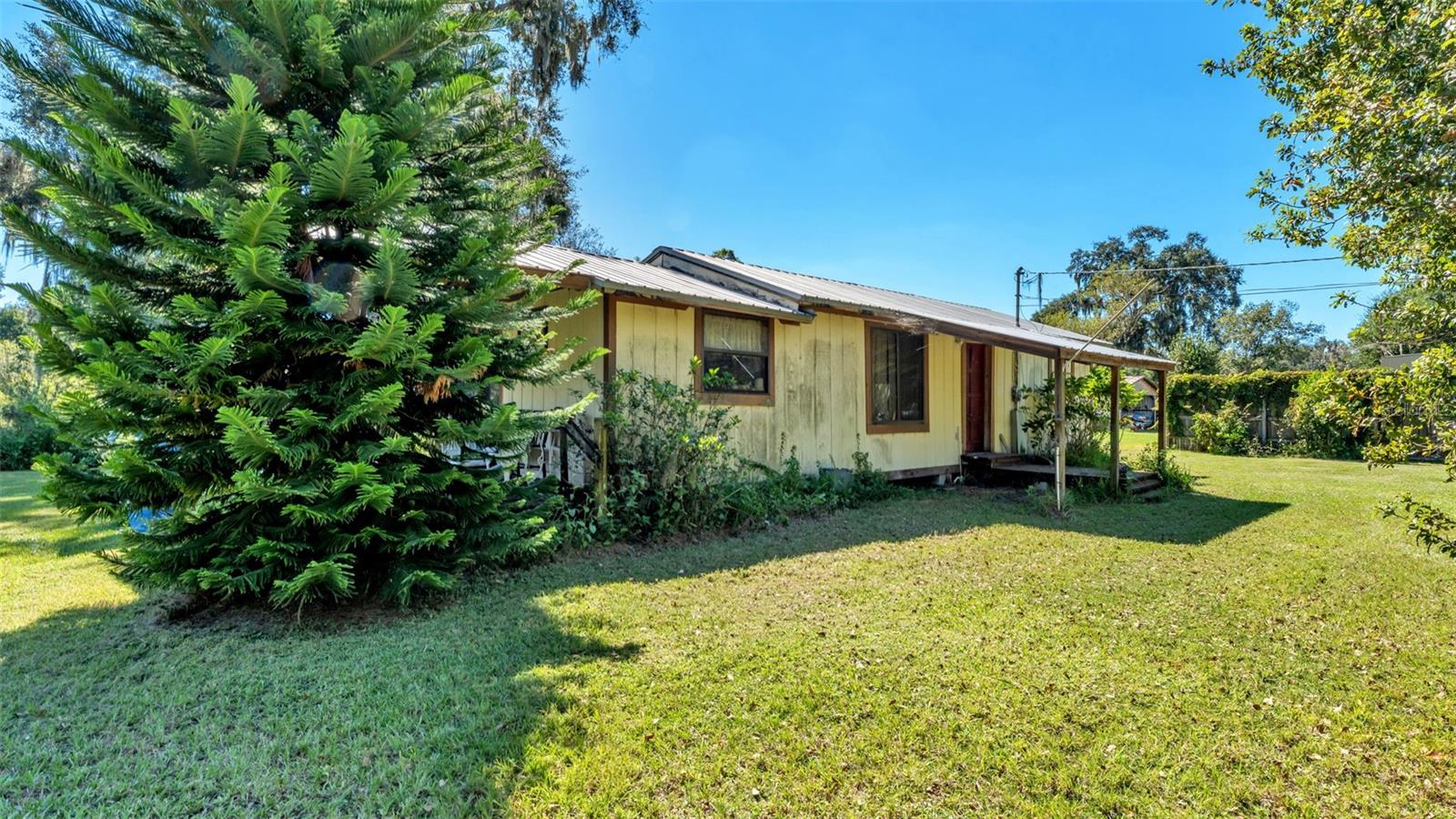 Listing photo id 3 for 12941 Simpson Road