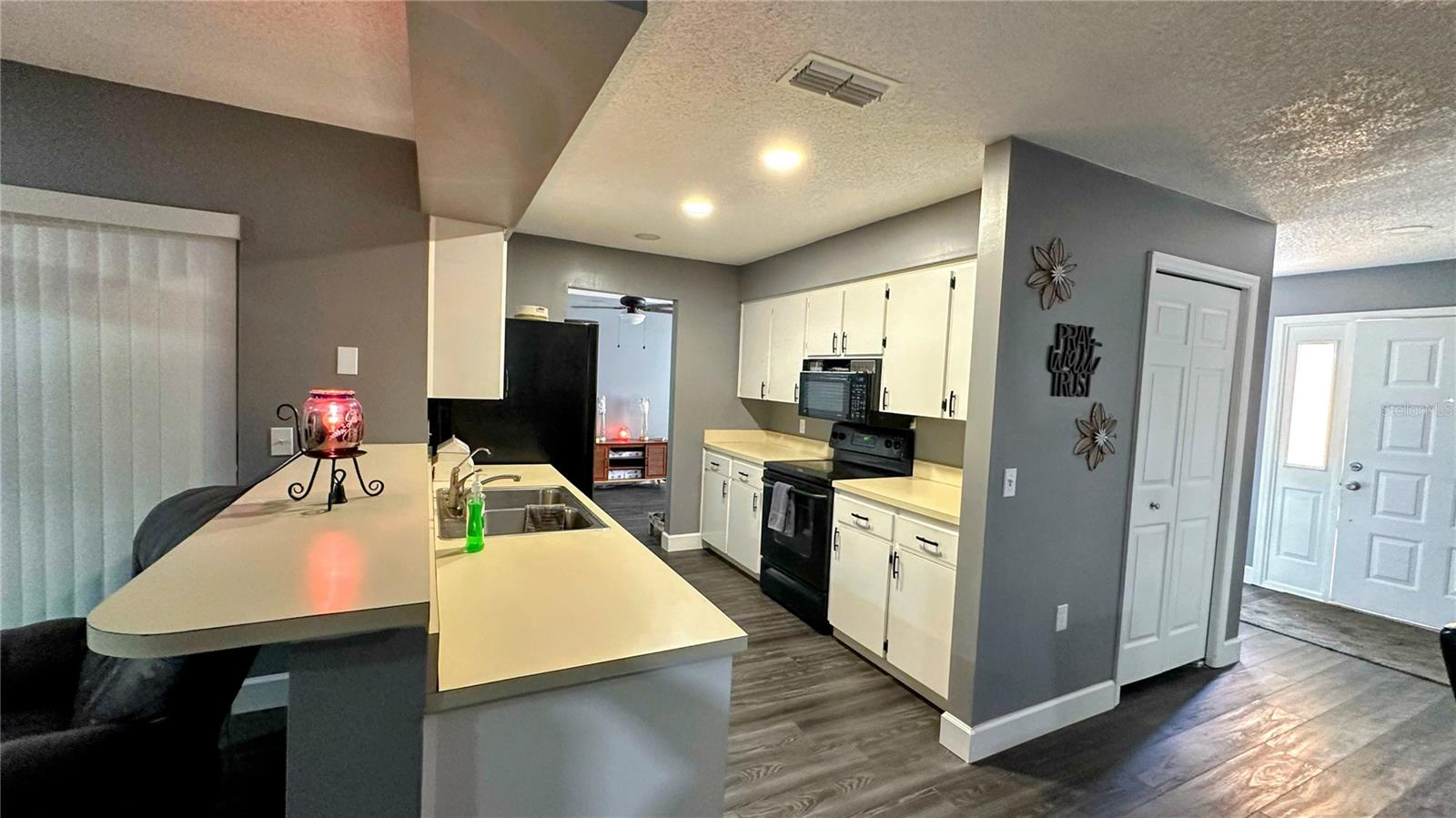 Image 11 of 30 For 5120 Forestgreen Drive W