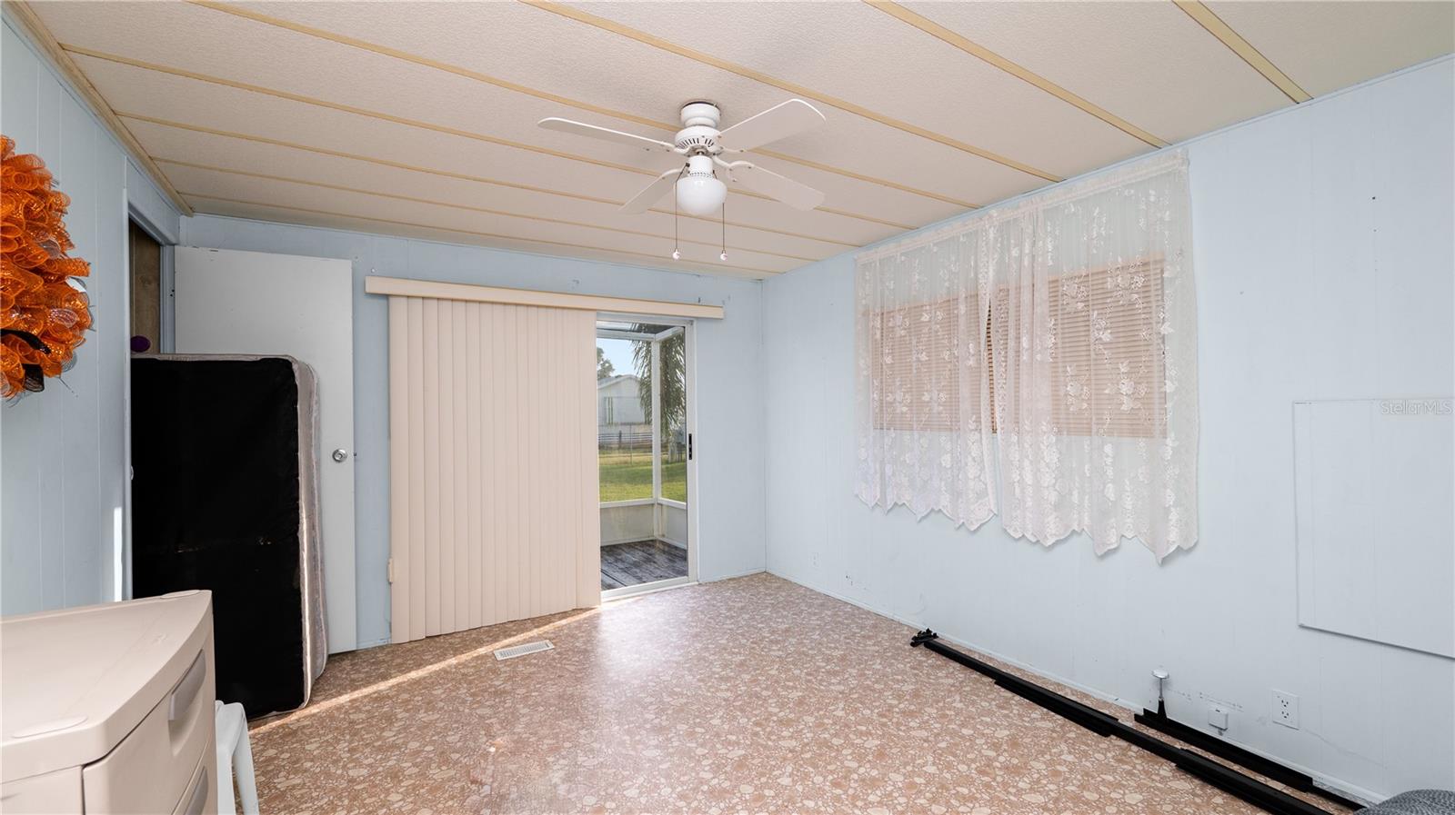 Image 15 of 43 For 1737 Robin Avenue