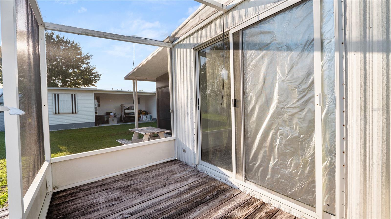 Image 27 of 43 For 1737 Robin Avenue