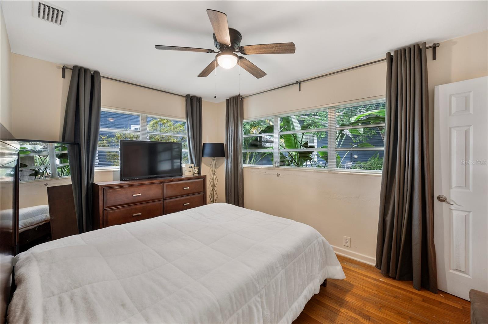 Image 23 of 49 For 620 Park Street