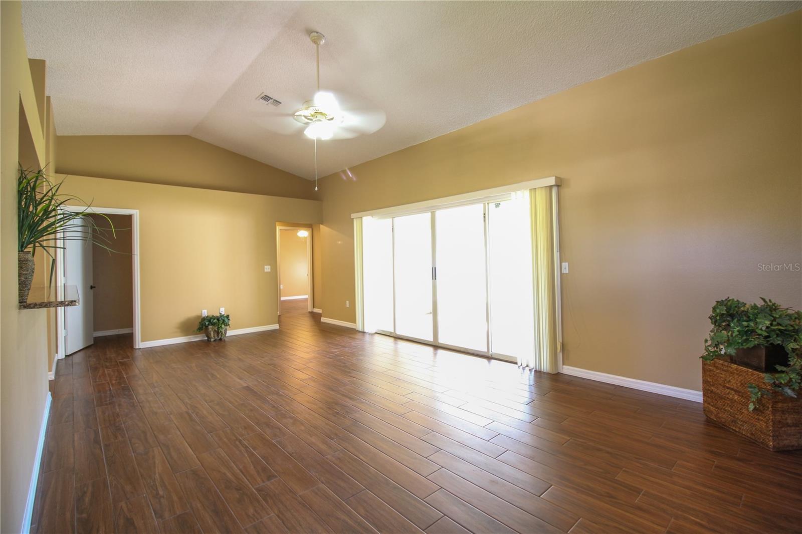 Image 3 of 18 For 3564 Diamond Terrace