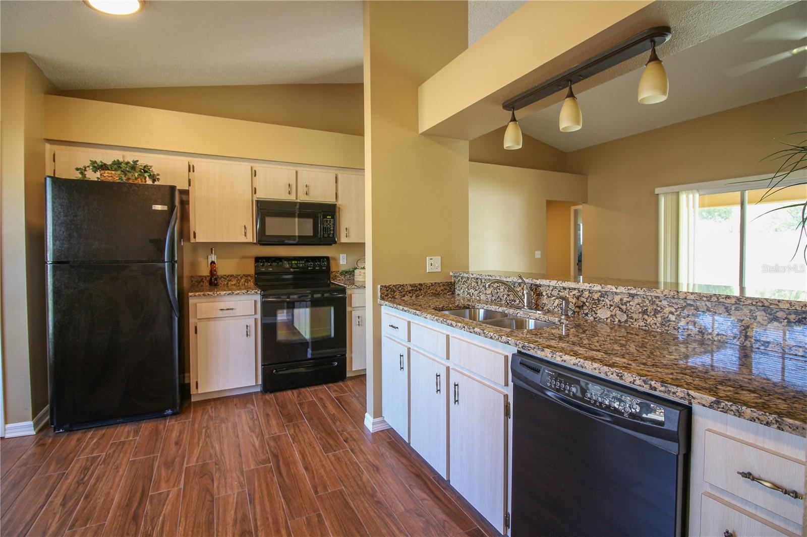 Image 5 of 18 For 3564 Diamond Terrace