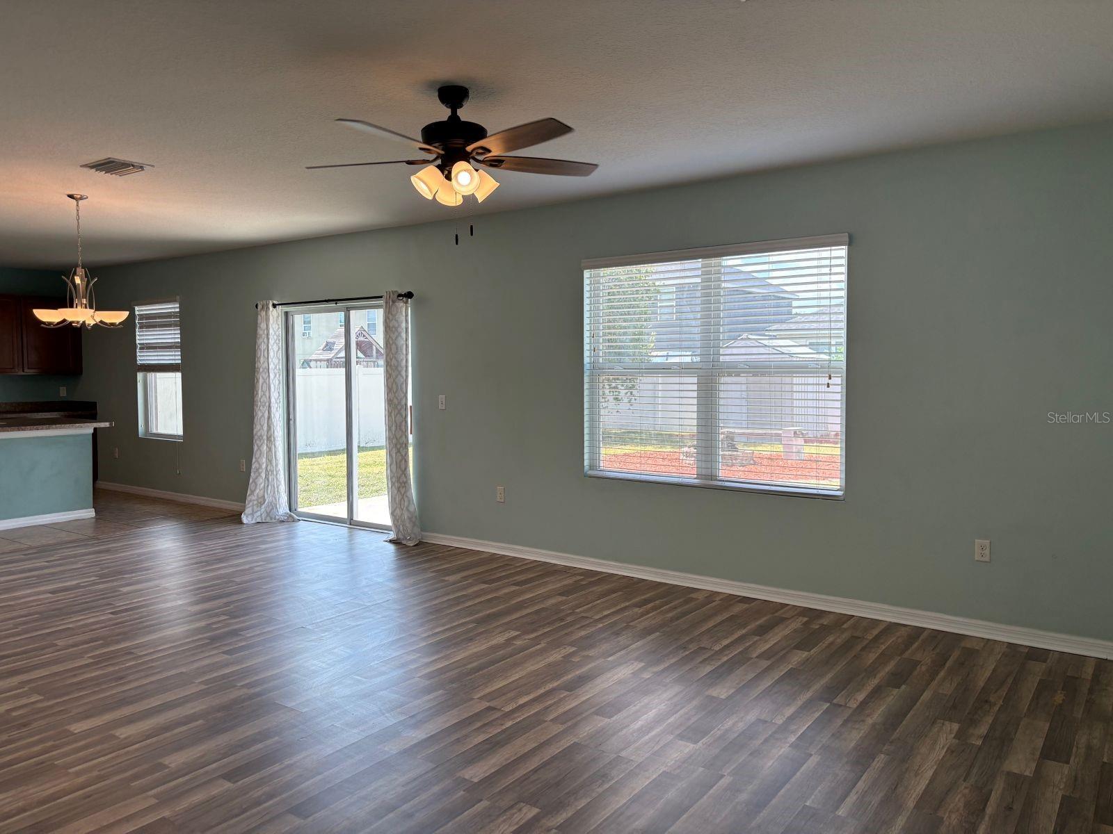 Image 18 of 73 For 3846 Crystal Dew Street