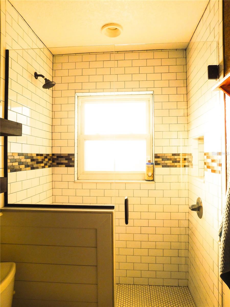 Image 18 of 21 For 17 Loma Verde