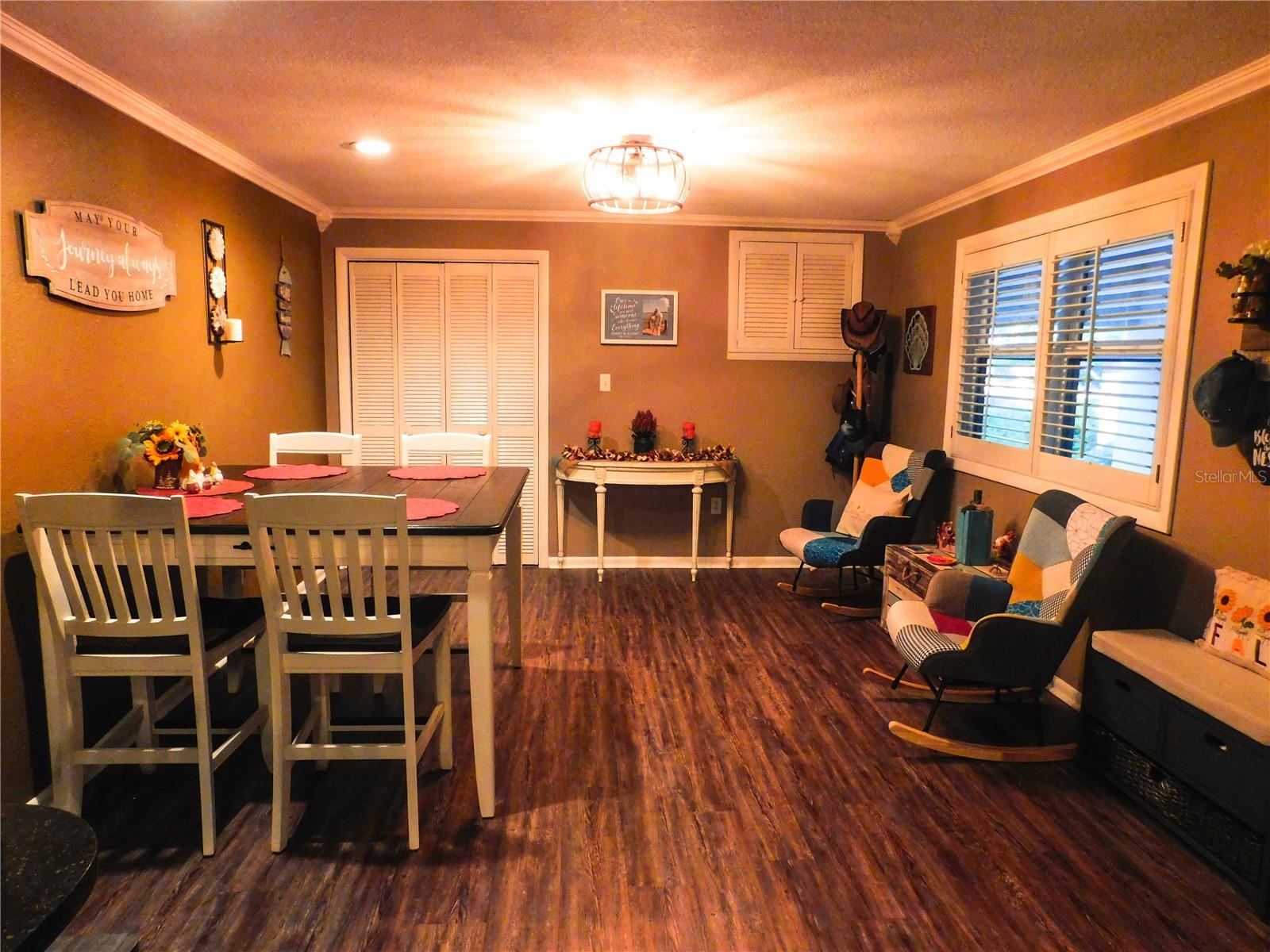 Image 7 of 21 For 17 Loma Verde