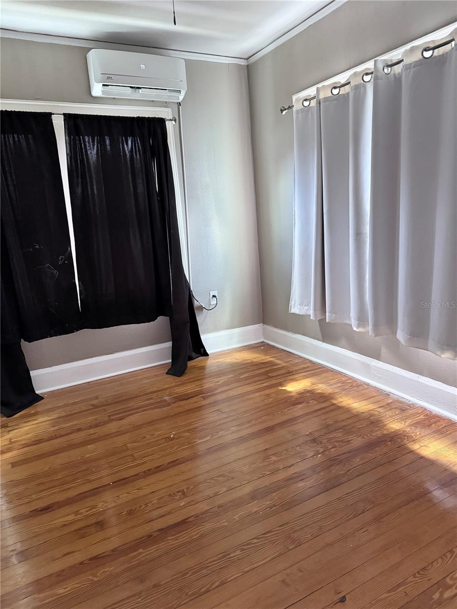 Image 15 of 19 For 523 Hancock Street